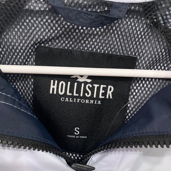 Lightweight Hollister Jacket -EUC - Picture 2 of 3